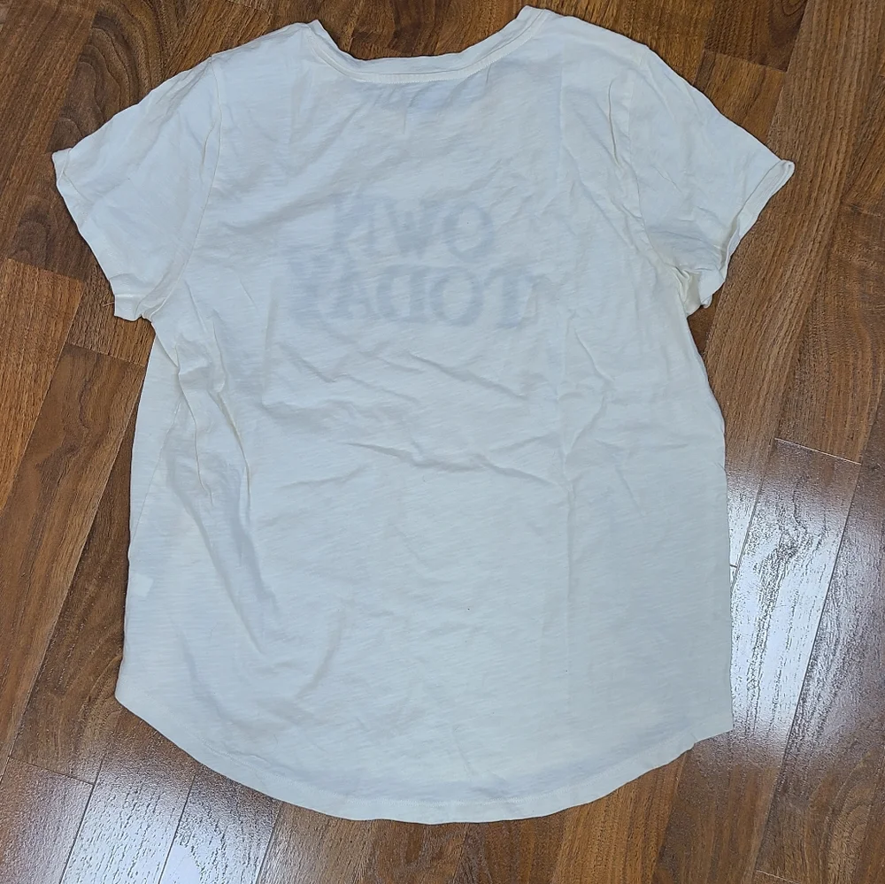 Old Navy Large cream women's graphic tee - Picture 3 of 4